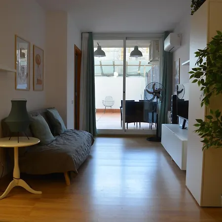 R165 Seaside Apartament