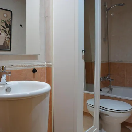 R165 Seaside Apartament *